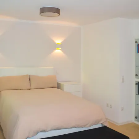 Chique Und Charme, Hochwertig, Ruhig Am Stadtrand, Kaminzimmer Apartmán