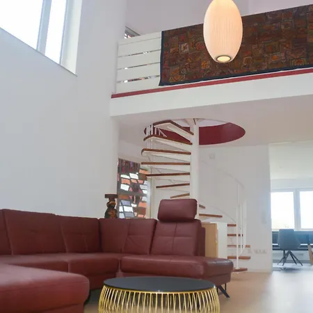 Chique Und Charme, Hochwertig, Ruhig Am Stadtrand, Kaminzimmer *