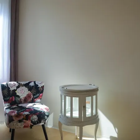 Apartmán Chique Und Charme, Hochwertig, Ruhig Am Stadtrand, Kaminzimmer